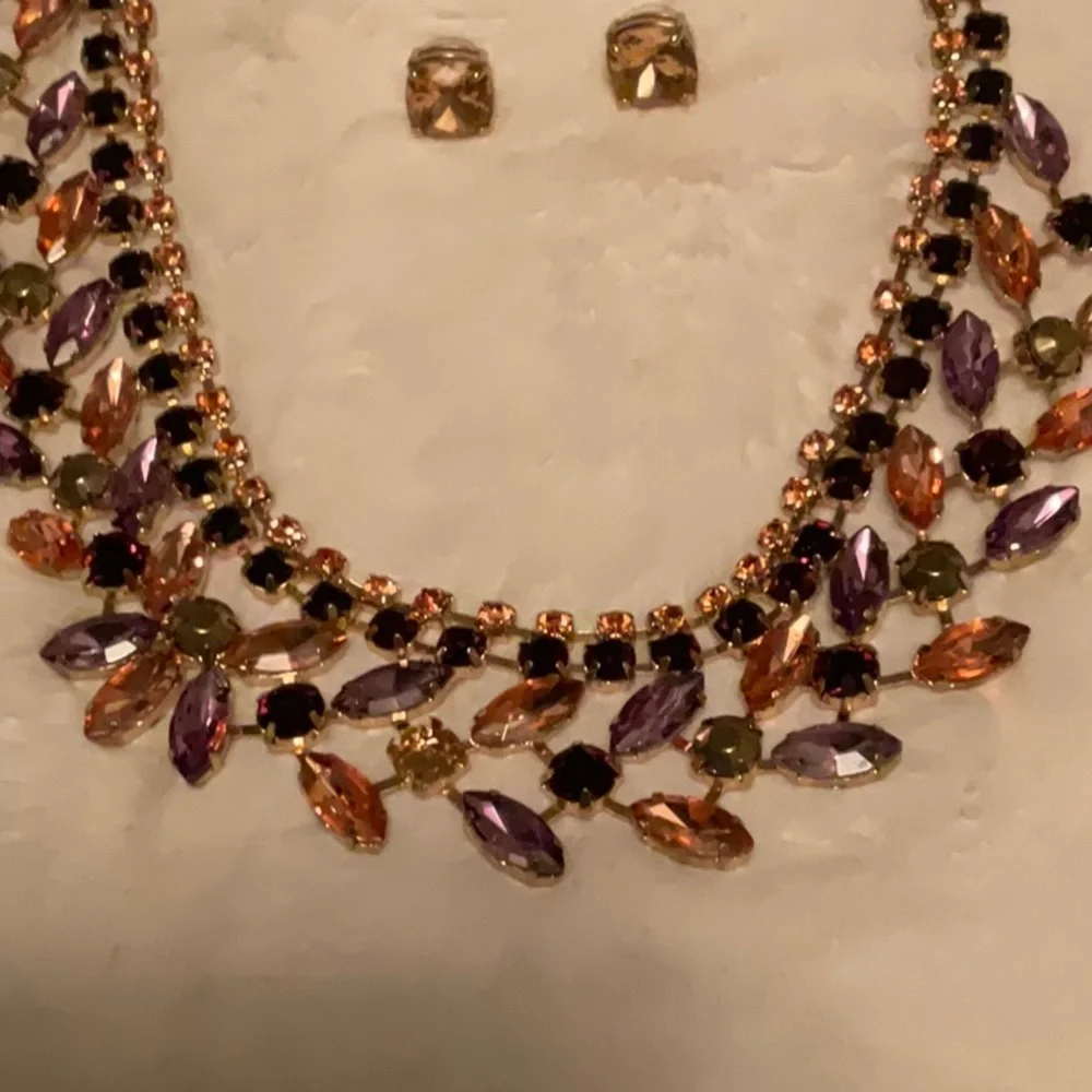 Versona pink and purple Necklace and earring set (3 for $15 item)